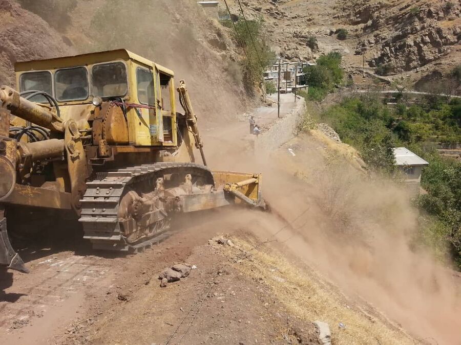 اولویت با احداث راه برای روستاهای بالای ۱۰۰ خانوار است