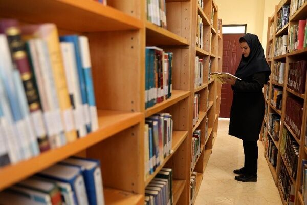 ۲ هزار جلد کتاب حقوق وقوانین روستایی بین دهیاران گلستان توزیع شد