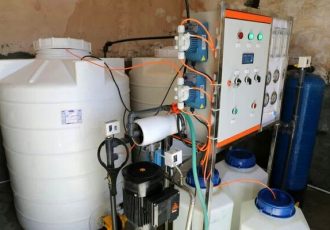 بهره برداری از دستگاه آب شیرین کن در روستای سنگبر مشهد