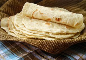 شایعه نان ندادن نانوایی روستای حاجی آباد آقای قم به افغانی ها