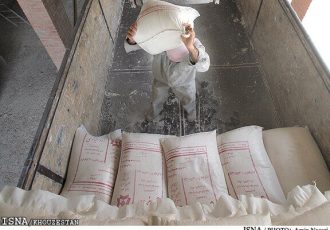 آرد در روستاهای فاقد نانوایی توزیع می‌شود