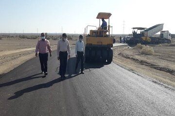 بهره برداری از آسفالت طرح هادی ۱۷۱ روستای خراسان جنوبی