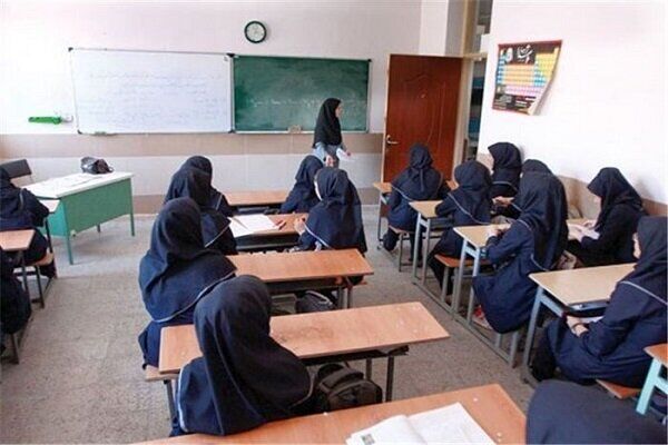 فعالیت ۲۳ هزار معلم در مدارس شهری و روستایی کردستان