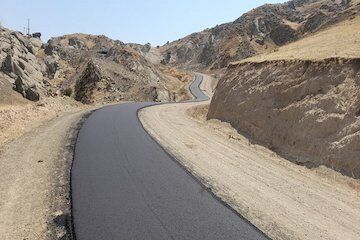 بیش از ۲۵۰ هزار مترمربع راه روستایی و شریانی بناب آسفالت ریزی شده است