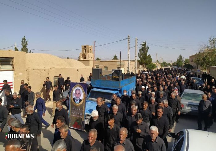 تشییع پیکر پدر شهید بهزادی ثانی در روستای غنی آباد بشرویه