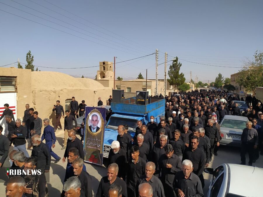 تشییع پیکر پدر شهید بهزادی ثانی در روستای غنی آباد بشرویه