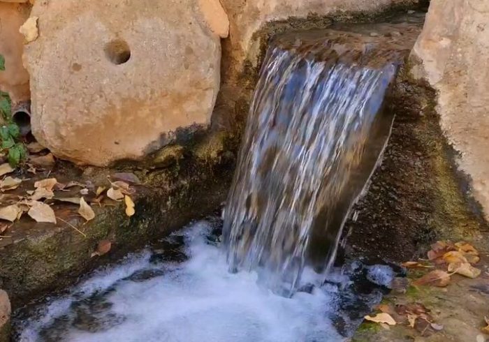 پاکسازی چشمه اصلی روستای لزور فیروزکوه