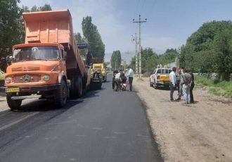 اجرای روکش آسفالت محور روستایی پسک – بدلان شهرستان خوی