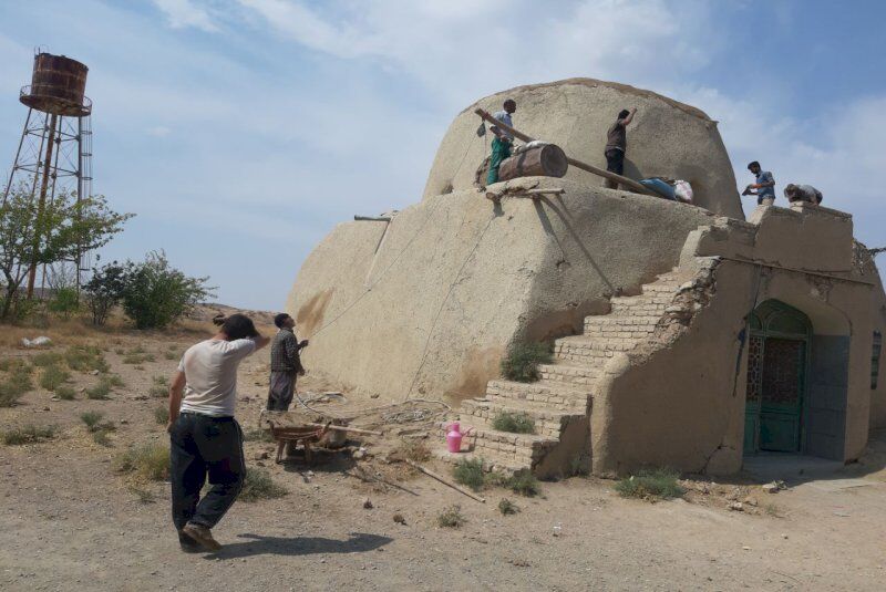 آغاز مرمت امامزادگان روستای وروان شهرستان فراهان