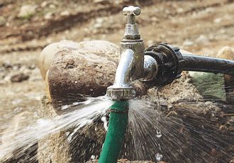 ضرورت حل مشکلات آب شرب و معابر روستایی نهاوند