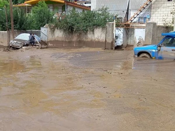 بارندگی راه ۳۰ روستای دیشموک در شهرستان کهگیلویه را مسدود کرد