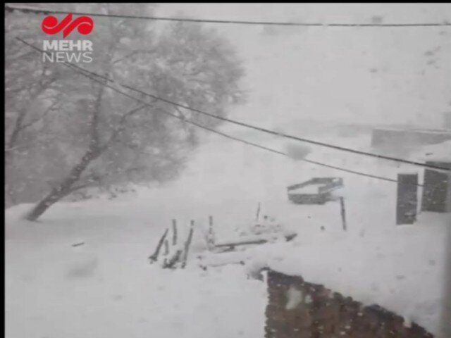 بارش سنگین برف در روستای تازه‌آباد دیواندره
